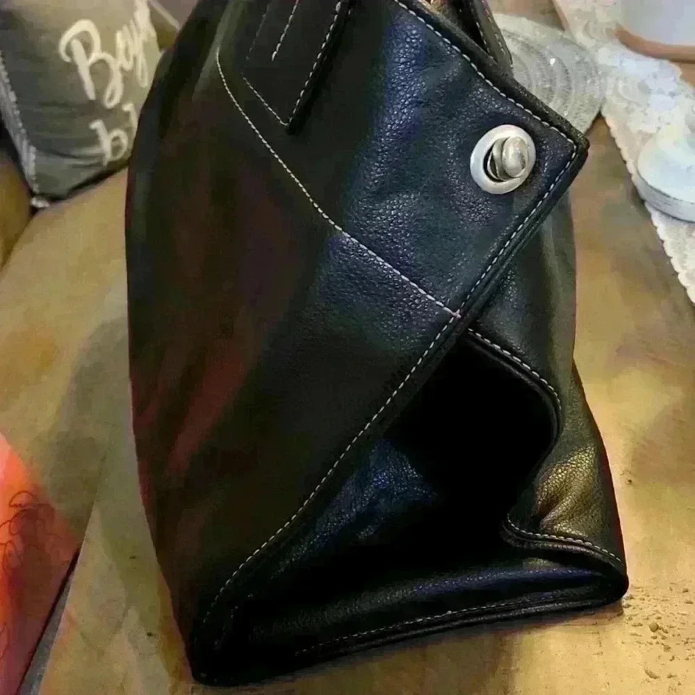 Genuine Tod's Girelli Bag - Picture 3 of 8